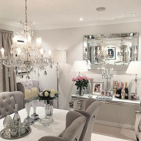 glam dining room Gray And White Kitchen And Living Room, Bling Dining Table, Grey And White Dining Room Ideas, Dinning Room Lamp, Silver Dining Room Decor, Grey And Silver Living Room, White And Silver Home Decor, Grey And White Dining Room, Gray Dining Room Decor