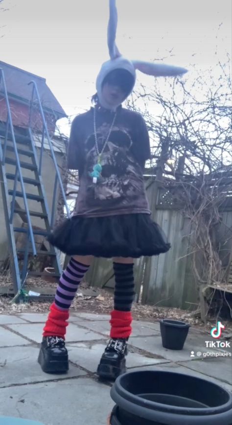 #emo #emoboy #alttiktok #altfashion #bunnyhat #aesthetic #altmakeup #altboy #emooutfit #tiktokemo #emoaesthetic 2020 Alt Kids Cringe, 2020 Alt Kid, 2020 Nostalgia, Alt Tiktok, Tiktok Boy, Alt Boy, Alt Aesthetic, Emo Aesthetic, Alt Makeup