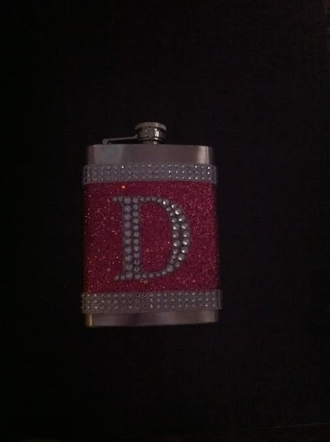 Personalized flask . i personalized this flask as a gift for my friend :) she loved it. DIY flask Alcohol Flask Aesthetic, Flask Decorating Ideas, Diy Flask Decorating Ideas, Decorated Flask, Flask Ideas Diy, Bling Flask, Whisky Flask, Treats Business, Flask Diy