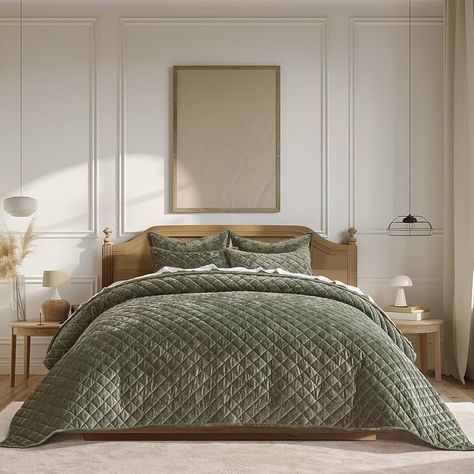 Amazon.com: EVERGRACE Luxury Velvet Quilt Set King Size, Diamond Quilted Lightweight Velvet Comforter for All Season, Ultra Soft Oversized Bedspread Coverlet Bedding Set with 2 Pillow Shams, Olive Green : Home & Kitchen Copper Comforter Bedroom, Green Velvet Quilt, Green Comforter Bedroom, Dark Green Bedding, Olive Green Bedding, Fall Bedding Sets, Olive Green Bedrooms, Green Comforter Sets, King Size Quilt Sets