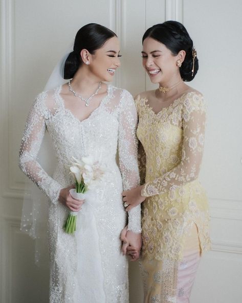 Maudy Ayunda Prewedding, Muslim Wedding Gown, Nikah Outfit, Kebaya Wedding, Kebaya Modern Dress, Indonesian Wedding, Nikah Dress, Dress Kebaya, Kebaya Dress