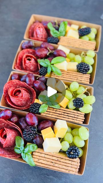 👩‍🍳 on Instagram Individual Charcuterie Box Ideas, Mini Charcuterie Boxes, Mini Charcuterie Board, Mini Cheese Boards, Charcuterie Box, Mini Charcuterie, Grazing Board, Charcuterie Inspiration, Fine Dining Recipes