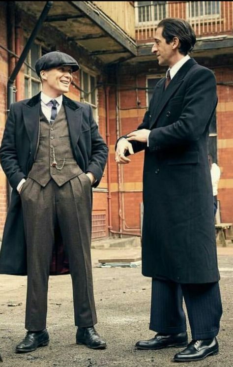 tommy shelby and luca Luca Changretta, Costume Peaky Blinders, Peaky Blinders Costume, Peaky Blinders Season, Peaky Blinders Characters, Peaky Blinders Wallpaper, Peaky Blinders Suit, Peaky Blinders Thomas, Peaky Blinders Tommy Shelby