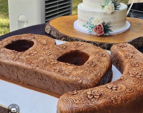 Western leather cake Western Grooms Cake Ideas, Western Grooms Cake, Rustic Grooms Cake, Vintage Western Wedding, Cowboy Wedding Cakes, Western Wedding Cake, Cowboy Groom, Groomsman Cake, Western Cake