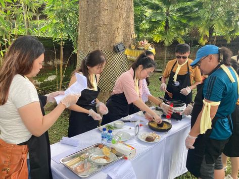 Huationg Contractor Group Cooking Competition Chef Dress, Year End Party, Cooking For A Group, Yw Activities, Trip To Bali, Cooking Competition, Cooking Challenge, Event Activities, Year End