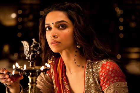 Ram Leela Tattoo, Leela Tattoo, Deepika Hairstyles, Leela Movie, Deepika Padukone Dresses, Deepika Padukone Movies, Deepika Padukone Hair, Ram Leela, Sanjay Leela Bhansali