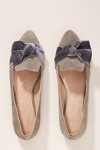 Anthropologie Velvet Bow Flats Library Outfits, Daily Shoes, Trending Womens Shoes, Shoe Wardrobe, Travel Clothes, Pointed Flats, Bow Flats, Velvet Bow, Fabulous Shoes