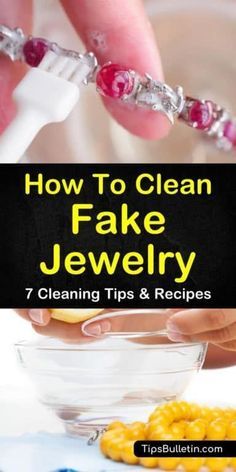 Clean Fake Jewelry, Homemade Jewelry Cleaner, Jewelry Cleaner Diy, Clean Baking Pans, Jewelry Hacks, Acne Overnight, How To Clean Silver, Deep Cleaning Tips, Tarnish Remover