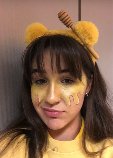 #halloween #costume #honey Honey Bear Costume, Winnie The Pooh And Honey Pot Costume, Diy Honeycomb Costume, Honey Costume Diy, Honey Pot Costume Diy, Honey Pot Costume, Honey Halloween Costume, Honey Costume, Diy Honeycomb