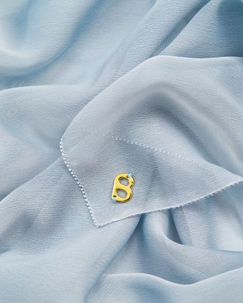 BUTTONSCARVES on Instagram: "Look at the details of our Kelly Scarf, its material is super lightweight and easy to style. So, you don’t have to worry to face any kind of challenge you face in a day☺️ Get this lovely scarf at our #BSStores! #Buttonscarves" Hijab Design Ideas, Hijab Branding, Scarf Photoshoot Ideas, Scarf Flatlay, Hijab Catalog, Scarf Photoshoot, Scarf Fashion Photography, Hijab Photoshoot, Hijab Photography