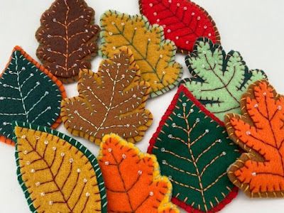 Fall Leaves Craft, Fall Felt Crafts, Felt Autumn, Leaves Craft, Autumn Leaves Craft, Fall Ornaments, Fall Arts And Crafts, Felt Crafts Christmas, Fall Sewing