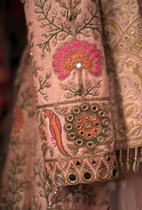 Hand Work Zardosi Border, Sabyasachi Embroidery Details, Desi Embroidery, Sabyasachi Embroidery, Embroidery Fashion Detail, Zardozi Embroidery, Hand Embroidery Dress, Border Embroidery Designs, Couture Embroidery