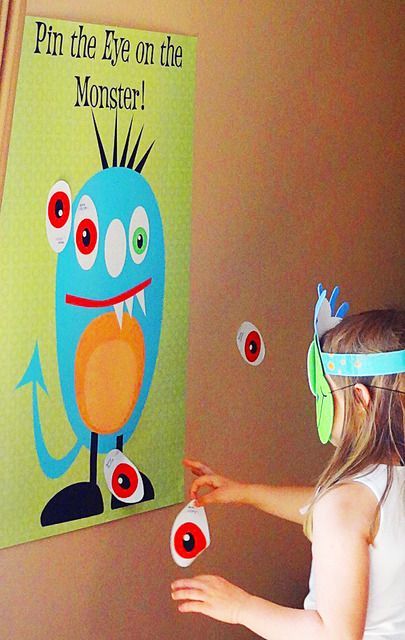 Pin the eye on the monster party game with monster mask blindfold! Monster Party Games, Monster 1st Birthdays, Monster Birthday Party, Monster Mask, Monster Birthday Parties, Toddler Parties, Halloween Games For Kids, Monster Theme, Halloween Party Games