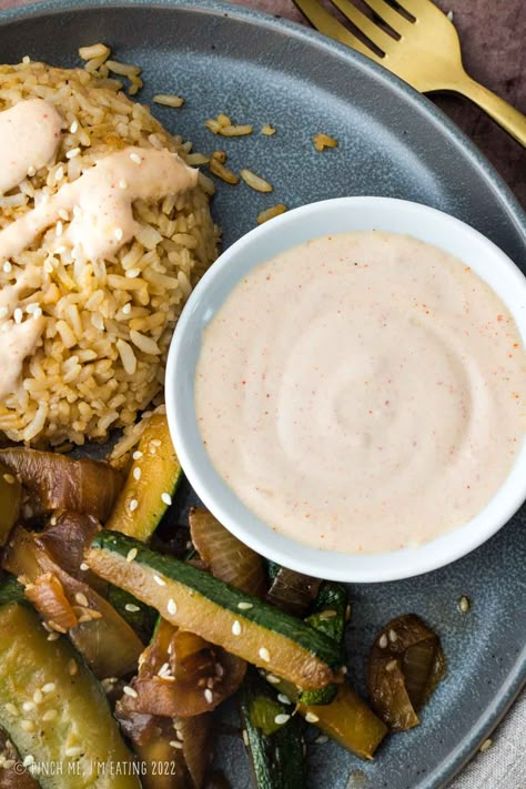 Hibachi White Sauce, Japanese Sauces, Japanese White Sauce, Hibachi Vegetables, Hibachi Fried Rice, Creamy Dipping Sauce, Recipe Japanese, Yum Sauce, Japanese Steakhouse