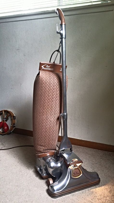 Vintage Vacuum Cleaner, Kirby Vacuum Cleaner, Kirby Vacuum, Vintage Appliances, Vintage Memory, Sweet Memories, Old Toys, How To Clean Carpet, The Good Old Days