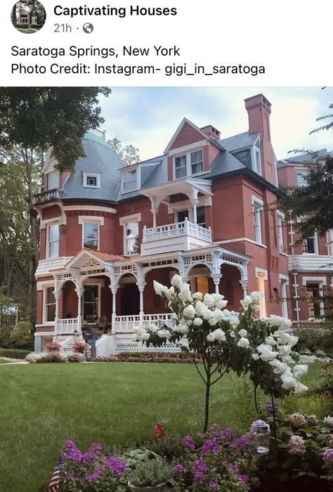 Victorian Garden Aesthetic, Victorian Architecture Interior, Painted Lady House, Victorian Homes Exterior, Victorian House Plans, Victorian Beauty, Antebellum Homes, Victorian Style Homes, Mansion House