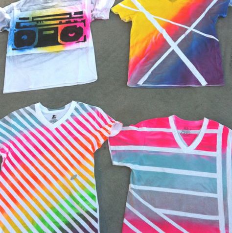 Spray painting shirts and using duct tape for designs. A must do summer project! Spray Paint Shirts, Spray Paint Shirt, Neon Spray Paint, Diy Spray Paint, Paint Shirts, Astuces Diy, Diy Sprays, Diy Vetement, Shirt Refashion