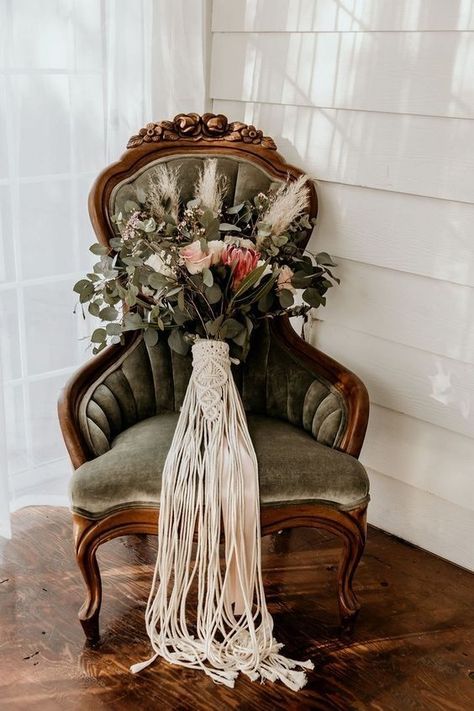 Macrame Veil, Macrame Wedding Decor, Vow Books, Boho Wedding Bouquet, Macrame Backdrop, Macrame Wedding, Boho Style Wedding, Romantic Boho, Bouquet Wrap