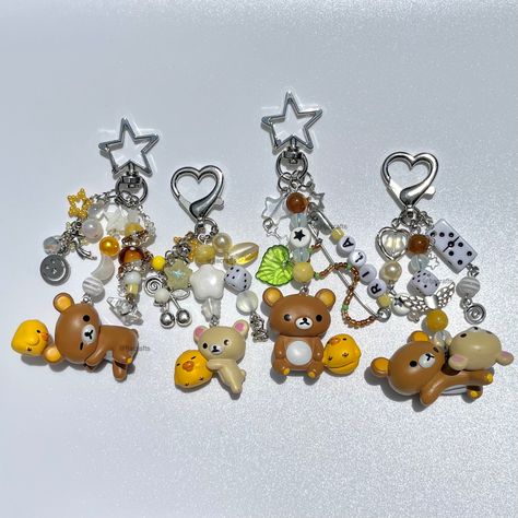 Cute Keychain Ideas, Cute Kawaii Bear, Brown Keychain, Cute Jewelry Ideas, Aesthetic Keychain, Cute Objects, Keychains Cute, Jewelry Reference, Kawaii Coquette