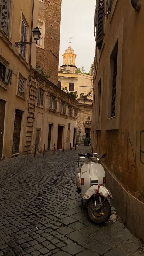 Roma Aesthetic, Italy Vibes, Italian Aesthetic, Summer In Italy, Italian Life, Italy Aesthetic, Aesthetic Love, Fashion Friends, Italian Summer