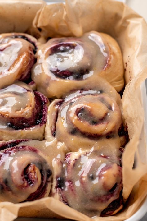 Blueberry Lemon Cinnamon Rolls, Lemon Blueberry Rolls, Blueberry Rolls, Aesthetic Eating, Blueberry Sweet Rolls, Lemon Sweets, Blueberry Cinnamon Rolls, Banana Diaries, Bun Recipes