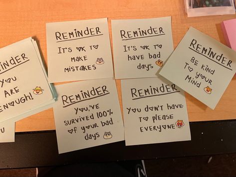 Motivational Diy Gifts, Stick Notes Ideas Love, Notes For Friends Encouraging, Notes For Yourself, Nice Reminders, Sticky Note Motivation, Reminder Notes Aesthetic, Sticky Note Quotes, Creative Sticky Notes