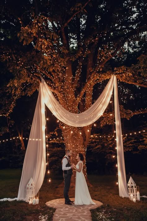 Chandelier Tree Wedding, Wedding Ceremony Backdrop Outdoor, Backyard Wedding Ceremony, Small Backyard Wedding, Forest Theme Wedding, Enchanted Forest Wedding, Yard Wedding, Wedding Ceremony Backdrop, Outdoor Wedding Decorations