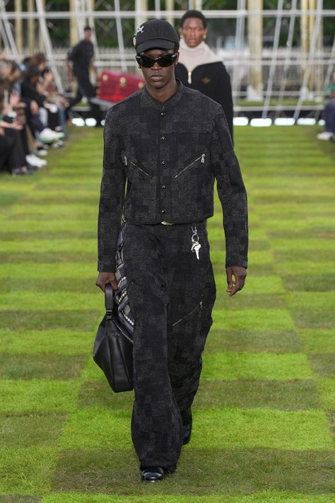 Kanye West Outfits, Rave Outfits Men, Celeb Outfits, Masculine Fashion, Mens Runway, Menswear Runway, Outfit Styling, Fashion Boy, Jumpsuit Men