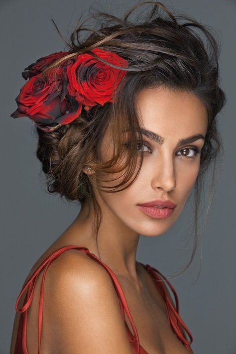 Spanish Hats For Women, Spanish Wedding Hairstyles, Flamenco Hair, Lisa Vidal, Spanish Hairstyles, Mădălina Diana Ghenea, Havana Nights Party, Mexican Hairstyles, Night Hairstyles