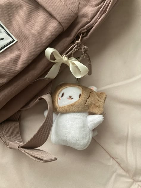 Aesthetic Keychain For Backpack, Backpack Keychains Aesthetic, Pink Backpack Aesthetic, Taiyaki Aesthetic, Bag Keychain Aesthetic, Keychain Plushies, Cute Keychain Aesthetic, Keychain For Backpack, Cat Plushies