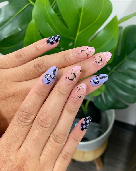 Birthday Sign Nails Pisces, Nails Pisces, Pisces Nails Designs, Trendy Halloween Nails, Pisces Nails, Cute Fall Nail Inspo, Themed Nails, Cute Nails For Fall, Nail Growth