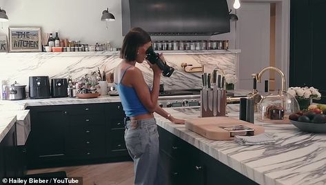 Hailey Bieber gives a tour of her lavish kitchen featuring husband Justin Bieber's unique art pieces inside their $20M Beverly Hills mansion | Daily Mail Online Hailey Bieber House Interior, Hailey Bieber House, Hailey Bieber Home, Blake Lively Kitchen, Hailey Bieber Kitchen, Justin Bieber House, Kendall Jenner House, Celebrity Kitchens, Jenner House