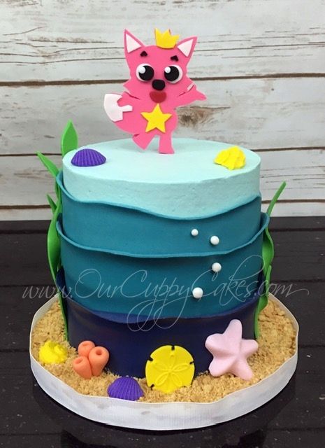 Pinkfong Baby Shark smash cake Pinkfong Birthday Cake, Pinkfong Cake, Baby Shark Smash Cake, Shark Smash Cake, Shark Cake, Smash Cake Boy, Decorating Videos, Cake Decorating Videos, Shark Birthday