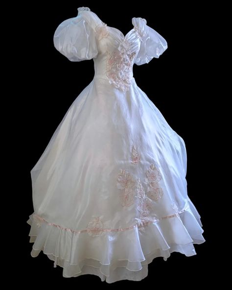 *SOLD* This vintage wedding dress from the 1980s reminds me so much of the dress Sarah wore when dancing with the Goblin King at the masquerade ball 😍 #vintage #wedding #weddingdress #vintageweddingdress #Labyrinth #davidbowie #sarah #puff #sleeves #romantic #1980s #dream Vintage Wedding Dress 80s, Wedding Dress 80s, 80s Wedding Dress, 1980s Wedding Dress, 1980s Wedding, Tangled Wedding, Wedding Dress Aesthetic, Masquerade Dress, The Goblin King