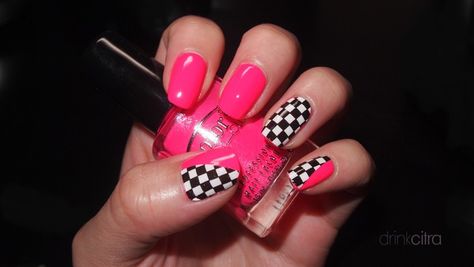 Checkered and pink.. race day nails Nascar Nails, Racing Nails, Alt Subcultures, Checkered Nails, Flag Nails, Fingernail Designs, Airbrush Nails, Pedicure Designs, Awesome Nails