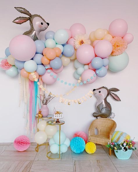 Easter Balloon Decor, Baloon Garland, Easter Decoration Ideas, Kids Party Inspiration, Bunny Theme, Boho Birthday Party, Boy Birthday Decorations, Simple Birthday Decorations, Easter Event