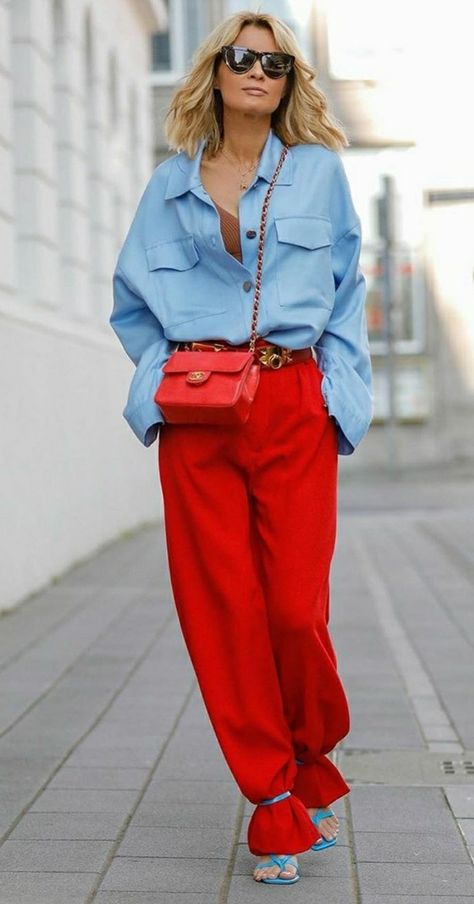 Colour Combinations Fashion, Color Combos Outfit, Color Blocking Outfits, Looks Street Style, Red Pants, Mode Inspo, Colourful Outfits, Looks Style, Mode Inspiration