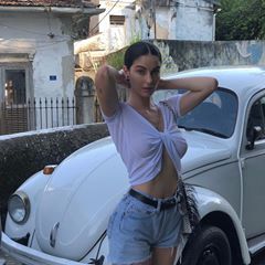 Fiona Zanetti, Beetle Girl, Bus Girl, Volkswagen Bug, Vw Vintage, Porsche 914, Ac Cobra, Streetwear Aesthetic, Vw Bug