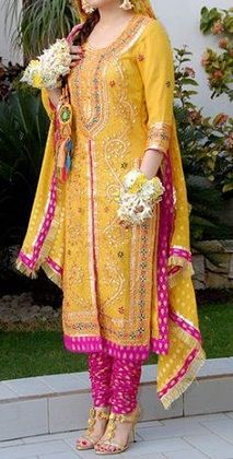 Yellow with Pink Mehndi Dress for Bride Pakistani Mehndi Dress, Mehndi Function, Mehndi Outfit, Bridal Mehndi Dresses, Mehndi Dresses, Mehndi Dress, Salwar Kamiz, Desi Clothes, Red Lehenga