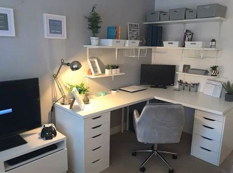 Lagkapten Tabletops ikea L shaped corner desk hack Ikea L Shaped Desk, Ikea Corner Desk, Ikea Linnmon, Organized Office, Desk Hacks, L Shaped Corner Desk, Outfit Office, Shaped Desk, Office Room Decor