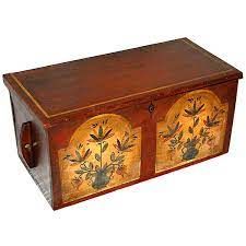 Pennsylvania Dutch Chest - For Sale on 1stDibs Trunks For Sale, Wooden Ideas, Painted Trunk, Painted Side Tables, American Primitive, Painted Box, Trunk Boxes, Art Periods, Pine Chests