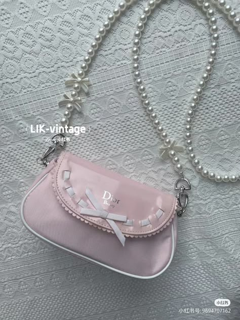 Cute Purses Aesthetic Pink, Trending Bags, Grunge Accessories, My Style Bags, Dream Bags, Luxury Bags Collection, Aesthetic Bags, Fendi Bag, Girly Bags