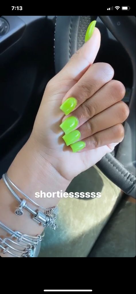 Like Green Nails Short, Bright Green Nails Acrylic, Neon Green Short Nails, Lime Green Short Nails, Short Neon Green Nails, Lime Green Nails Short, Neon Square Nails, Short Green Acrylic Nails, Short Green Nails Ideas