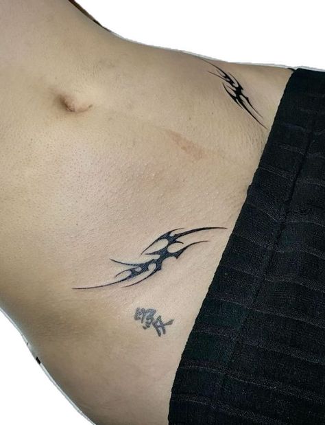 Lower Tattoo, V Line Tattoos Women, Tattoo Mujer, Just Aesthetic, Waist Tattoos, Goth Tattoo, Wrist Tattoos For Women, Stomach Tattoos, Discreet Tattoos