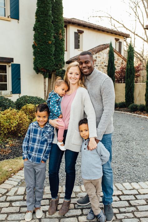 Black Man White Girl, Mixed Race Couple, Mixed Families, Royal Family Fashion, Interracial Family, Black And White Couples, Mixed Couples, Interacial Couples, Clothing Wardrobe