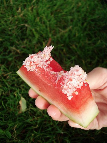 DANGEROUS! watermelon soaked in tequila and dipped in coarse salt. A margarita you can eat Drunken Fruit Recipes Alcohol, Boozy Desserts Summer, Alcoholic Snacks, Boozy Snacks, Boozy Candy, Boozy Food, Alcohol Treats, Drunken Desserts, Boozy Fruit