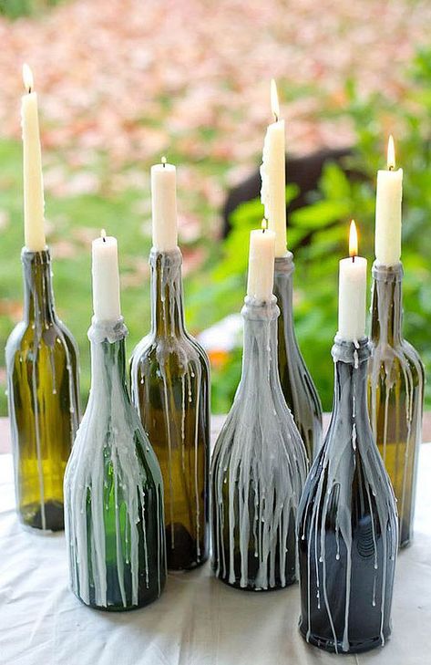 Pelottava Halloween, Dekorasi Halloween, Game Of Thrones Party, Halloween Decor Diy, Rustic Wedding Decorations, Summer Centerpieces, Halloween Fest, Outdoor Dinner Parties, Wine Bottle Candles