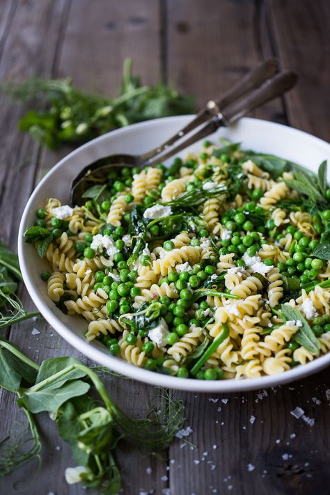 Pasta With Truffle Oil, Spring Pea Pasta, Truffle Oil Pasta, Italian Board, Pea Pasta, Lemon And Mint, Spring Peas, Spring Recipe, Pasta Party