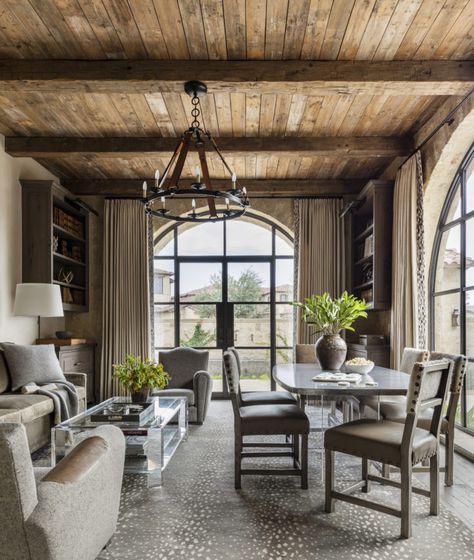 Old World European Style Interiors With Fresh Compositions Of Modern and Livable Design - Decoholic Modern European Cottage, Wood Ceiling Ideas, European Country House, Rustic Ceiling Beams, Montana Decor, Classic Home Decor Ideas, Room With Bar, Hacienda Home, Old World Interiors