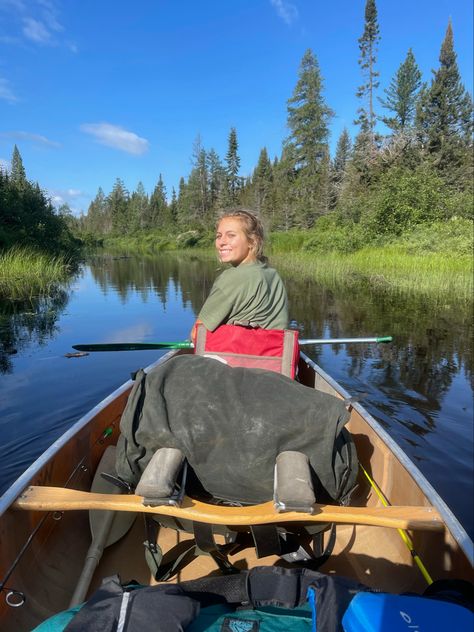 Canoe Outfit, Canoe Aesthetic, Canoeing Aesthetic, Canoeing Outfit, Canoe Pictures, Aesthetic Camping, Boundary Waters Canoe Area, Canoe Camping, Boundary Waters